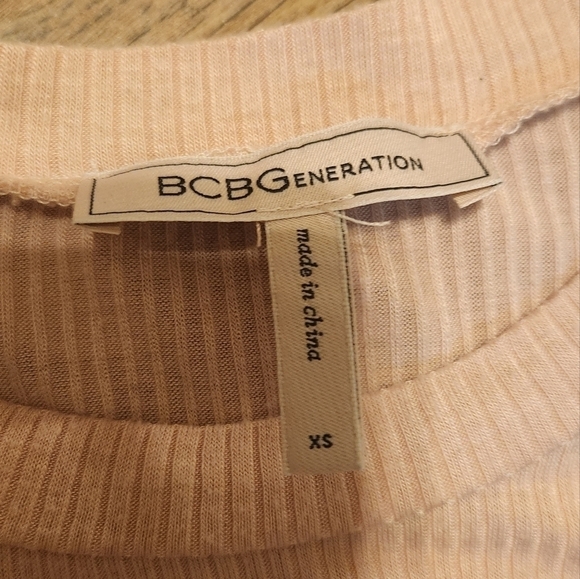 BCBGENERATION Crop Top - Picture 3 of 4